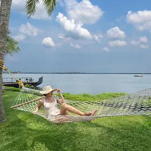 Feriested Kumarakom Lake Resort *****